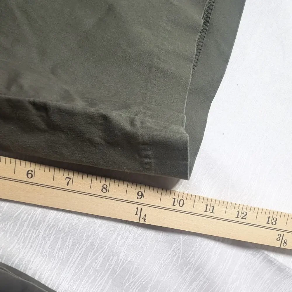 Banana Republic Emerson Shorts Mens 31 Green 10 in Inseam Khaki Shorts